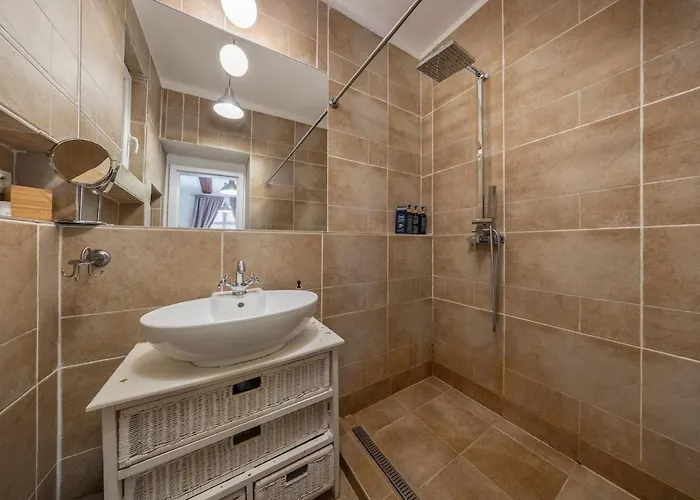 Good Vibes&honey Old Town Apartment *